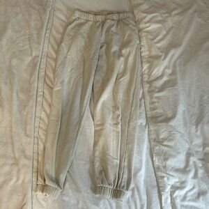 Brandy Melville one size cream Rosa sweatpants